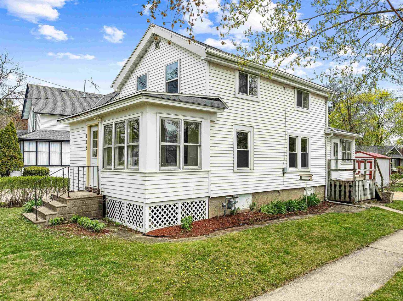 Lake Mills, WI 53551,118 S Oak Street