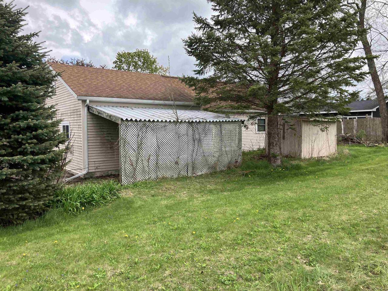 Benton, WI 53803,365 Jenkynsville Road