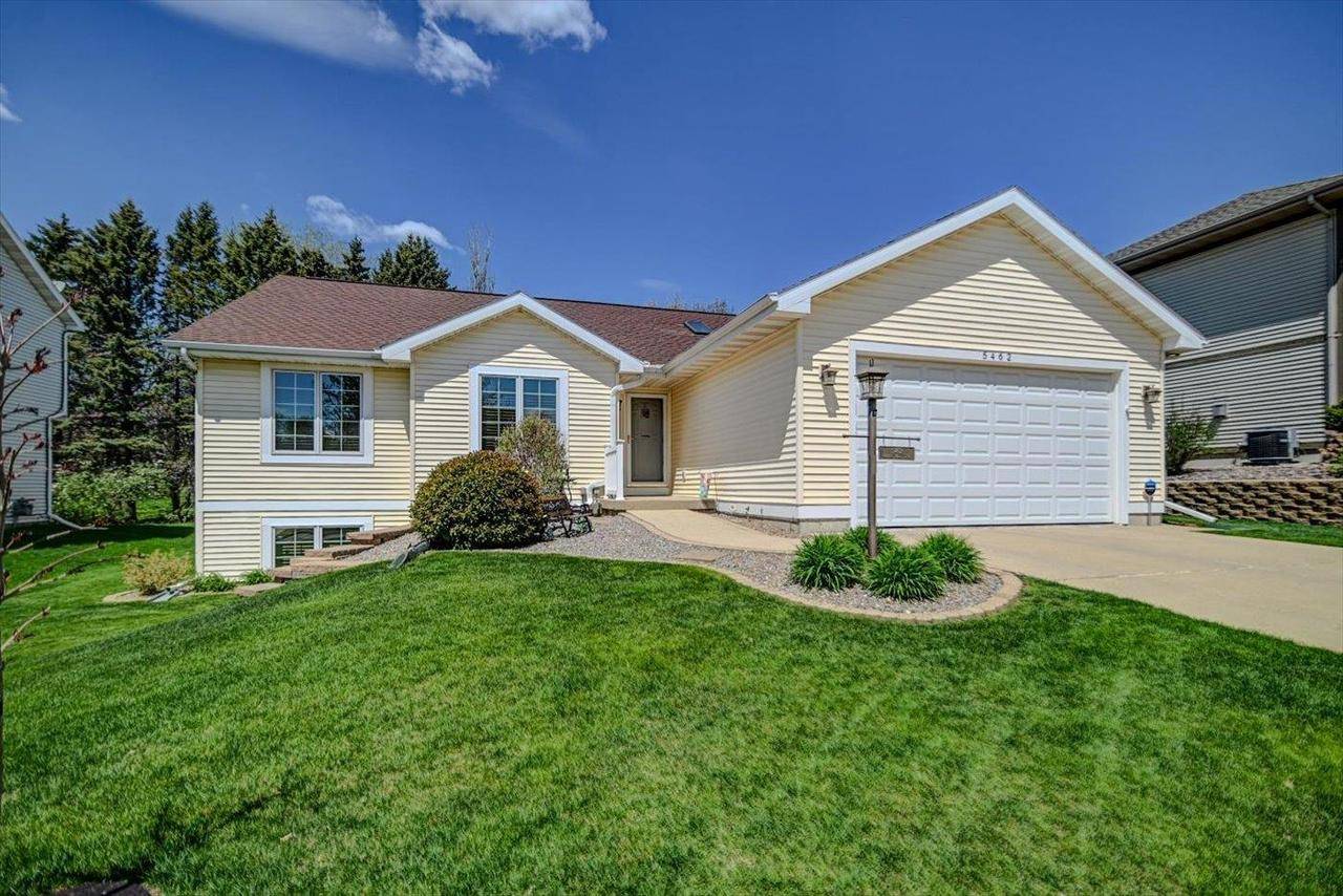 Fitchburg, WI 53711,5462 Quarry Hill Drive