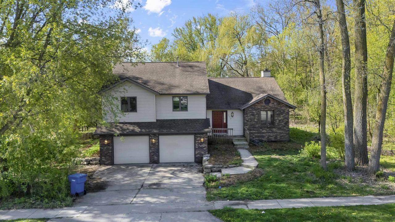Middleton, WI 53562,6413 Maywood Avenue