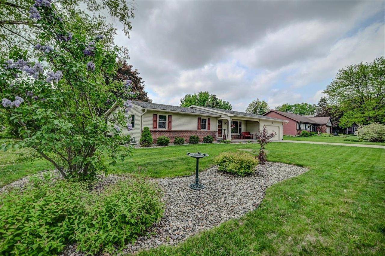 Verona, WI 53593,605 Woodlawn Way