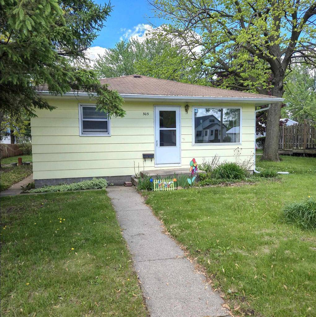 Mauston, WI 53948,303 N Union Street