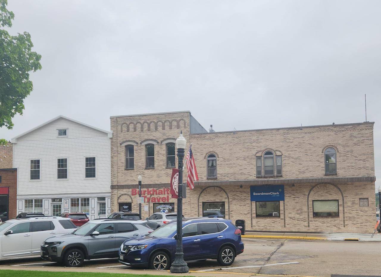 Baraboo, WI 53913,141 3rd Avenue
