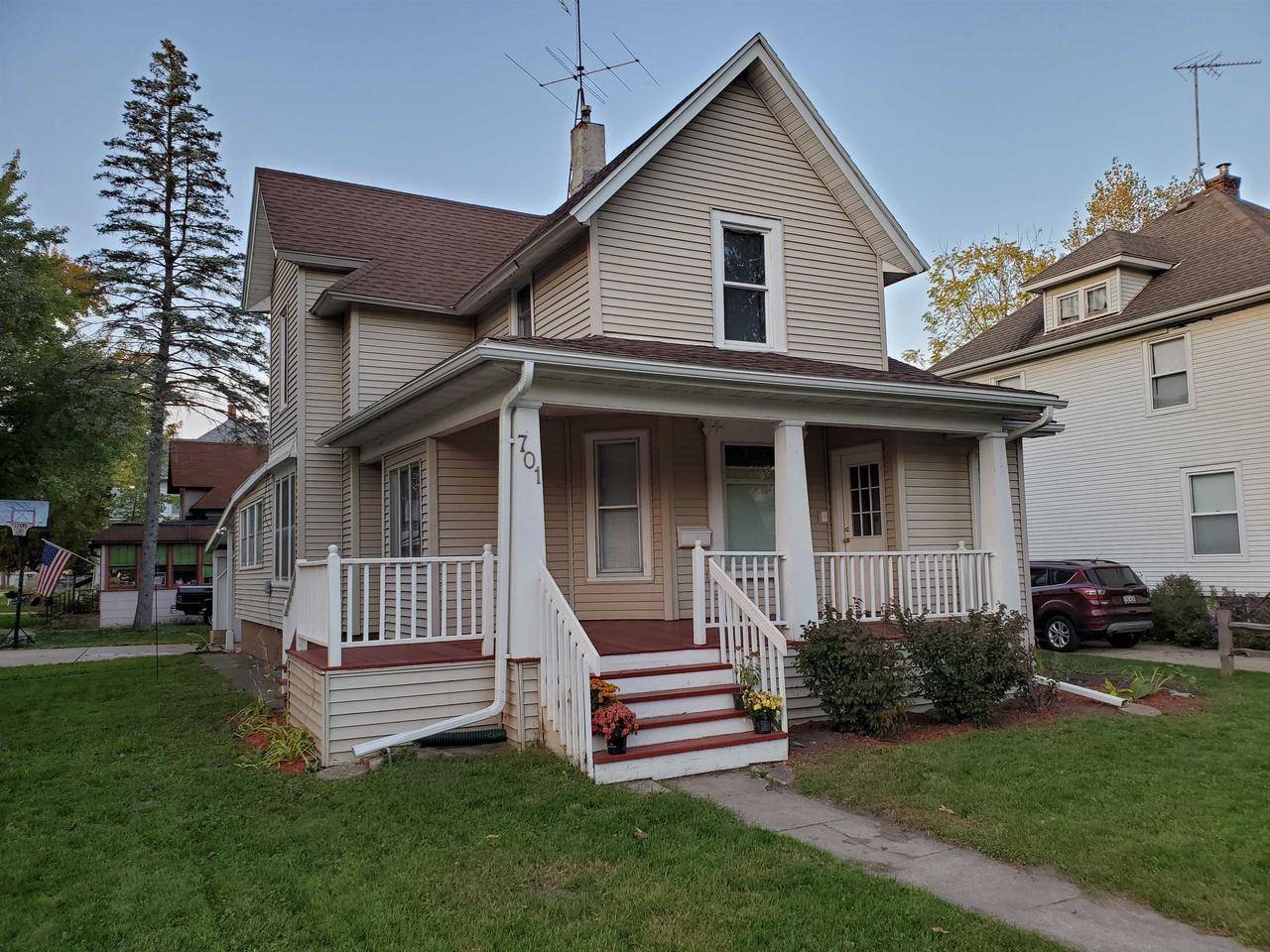 Reedsburg, WI 53959,701 E Main Street
