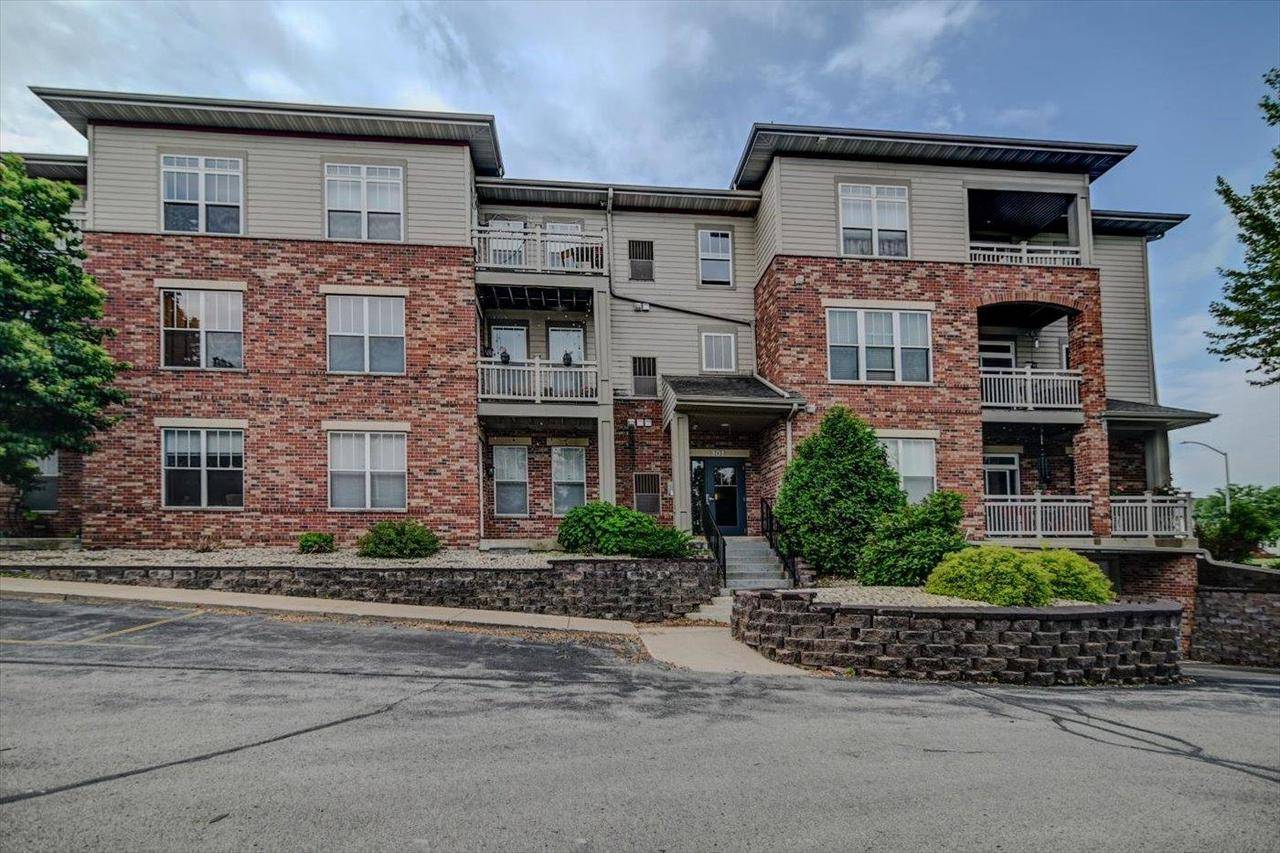 Madison, WI 53718,101 Metro Terrace #207