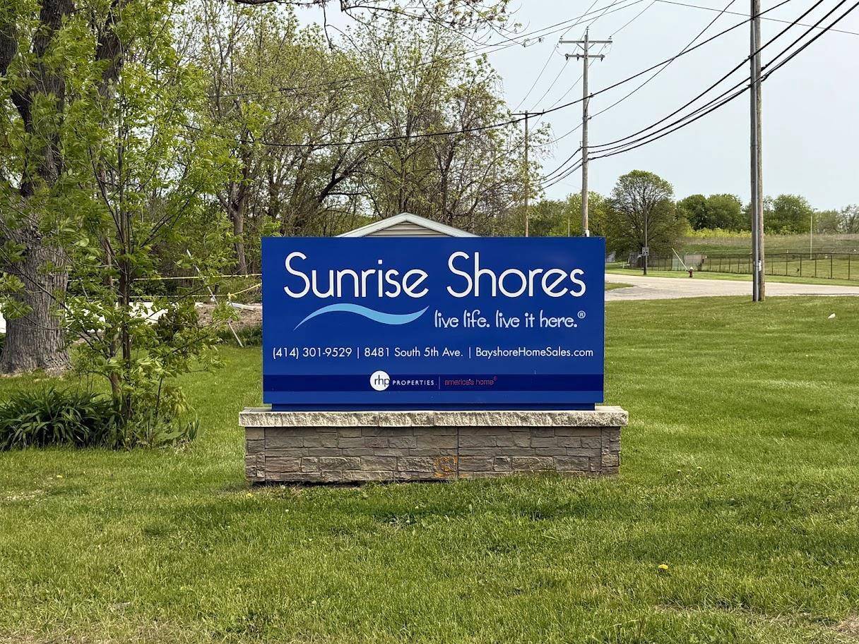 Oak Creek, WI 53154,8481 S 5th Avenue #4B