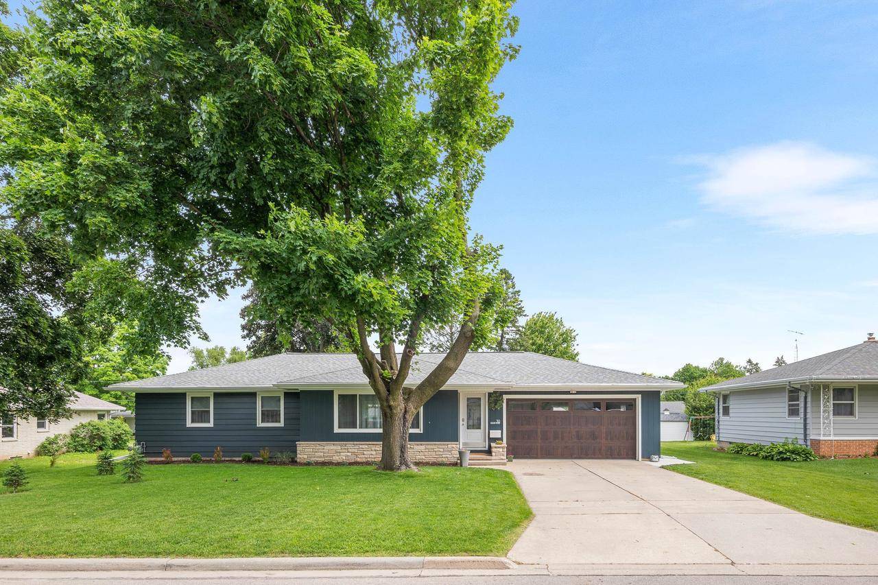 Ripon, WI 54971,30 Highland Avenue