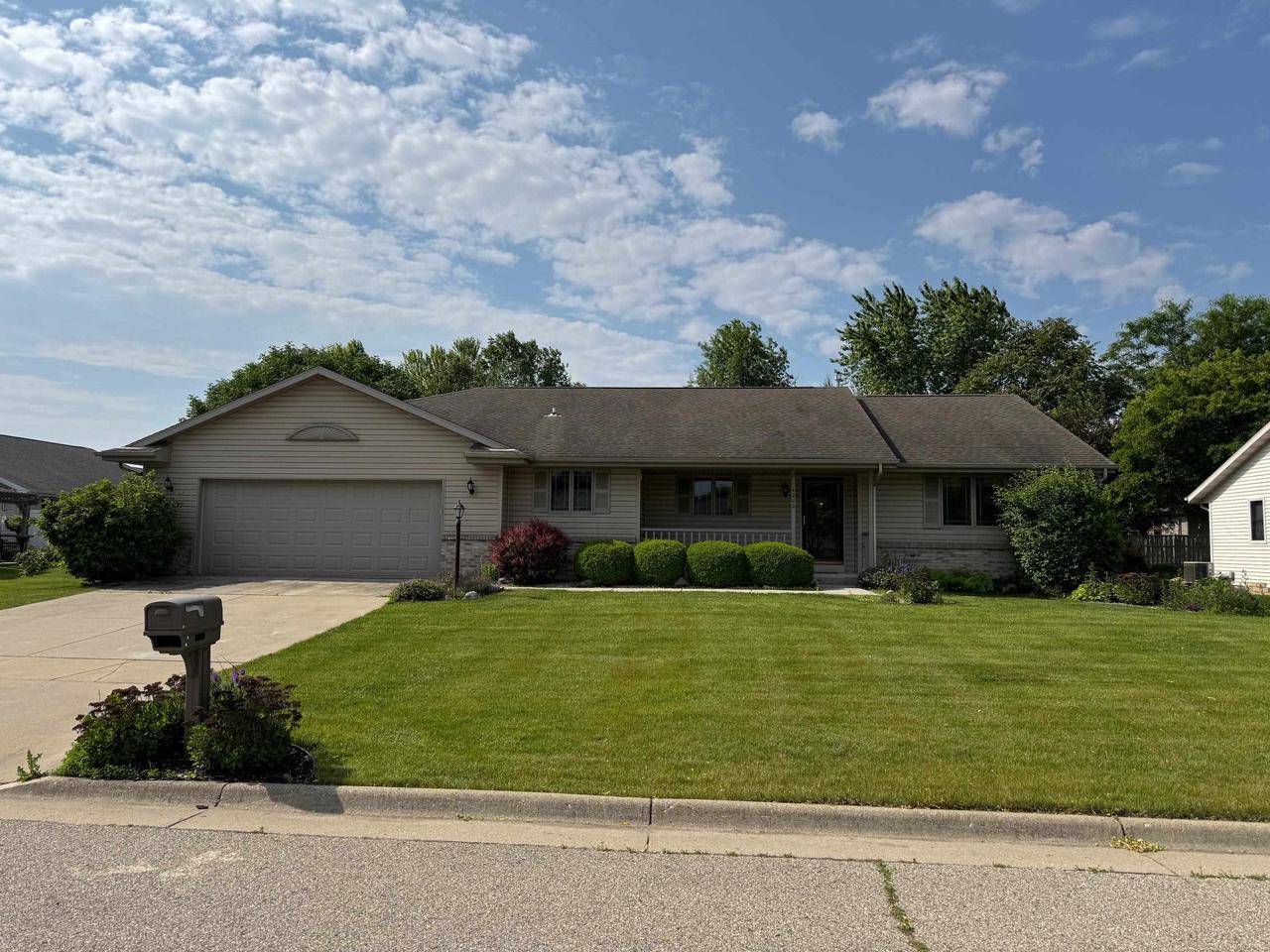 Janesville, WI 53546,4202 Greenbriar Drive
