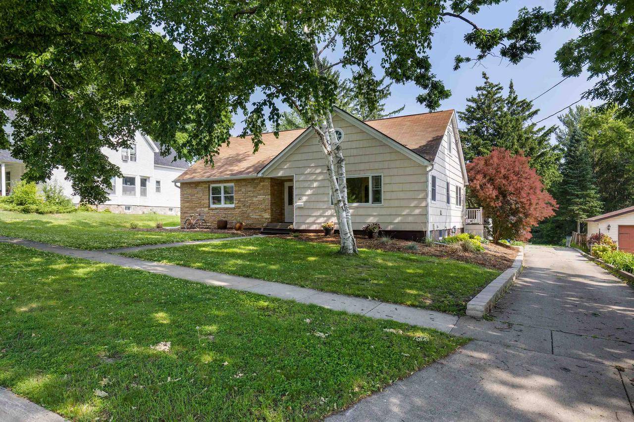 Lake Mills, WI 53551,421 Fremont Street