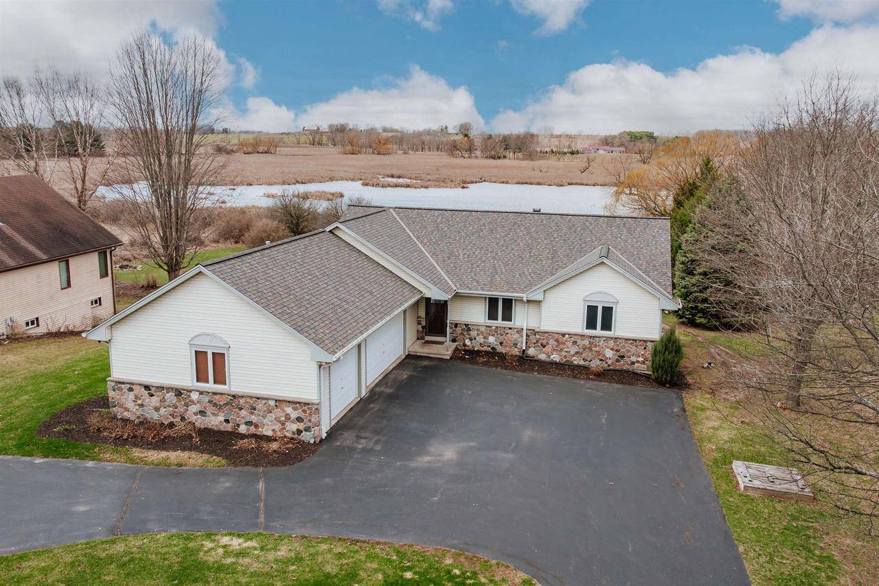 Juneau, WI 53039,N4819 SINISSIPPI POINT ROAD