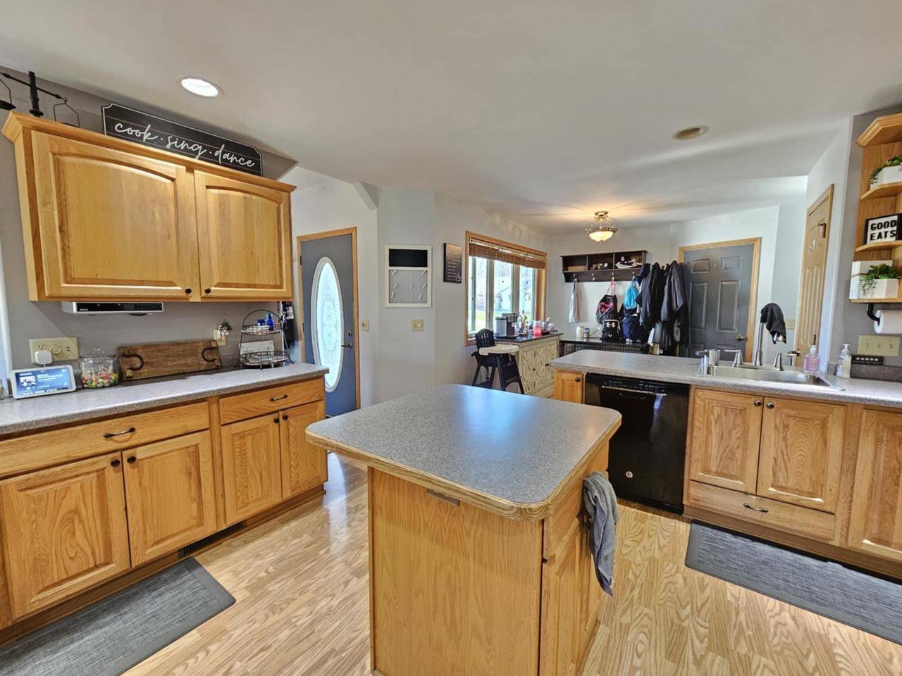 Hewitt, WI 54441,10819 W 7TH STREET