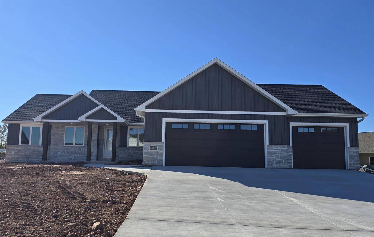 Greenville, WI 54942,W7039 CRESTFIELD WAY