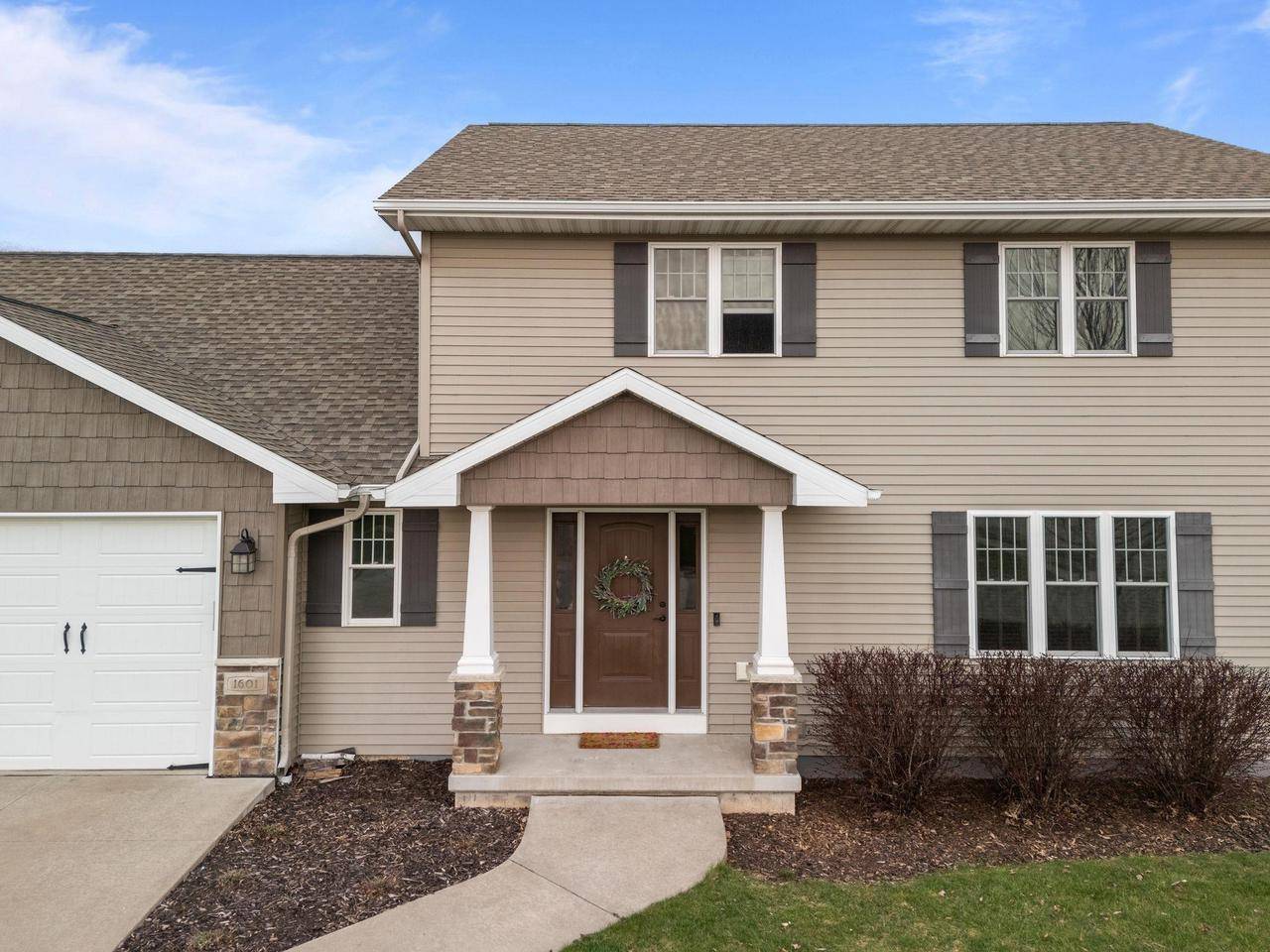 Neenah, WI 54956,1601 POND VIEW COURT