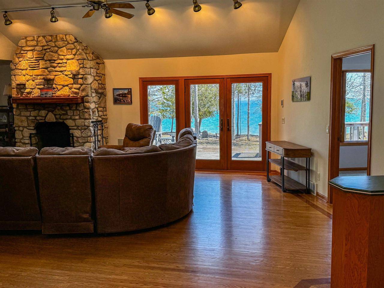 Sturgeon Bay, WI 54235,2072 S LAKE MICHIGAN DRIVE