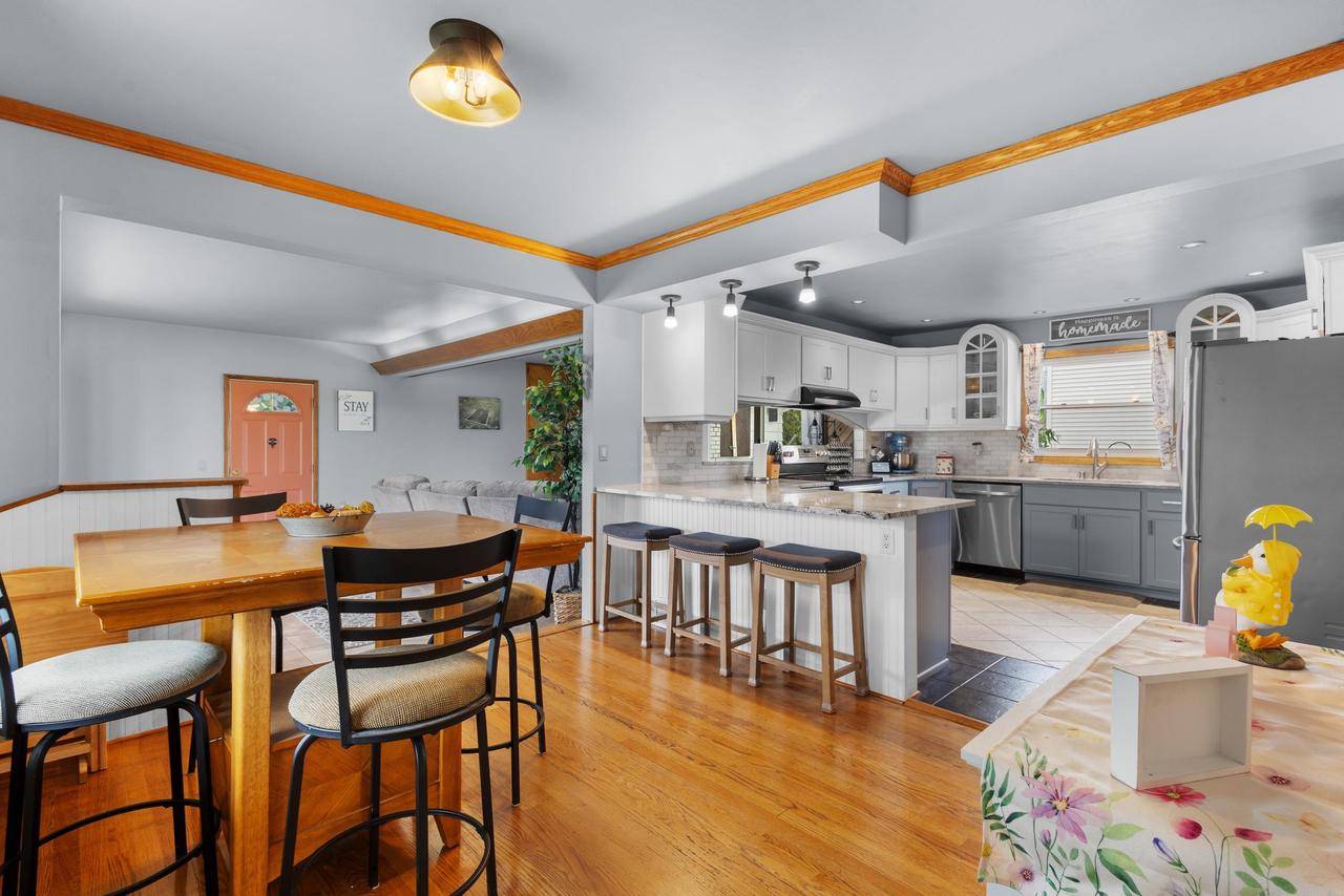 Neenah, WI 54956,133 W BELL STREET