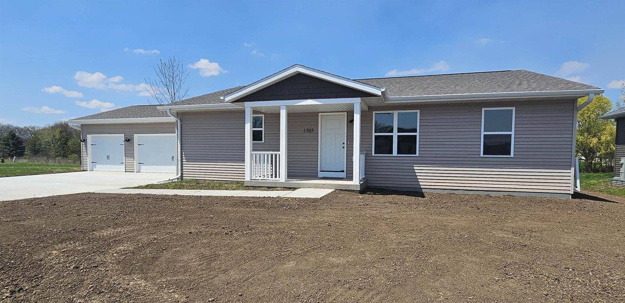 North Fond Du Lac, WI 54937,1707 FAIRLAWN AVENUE