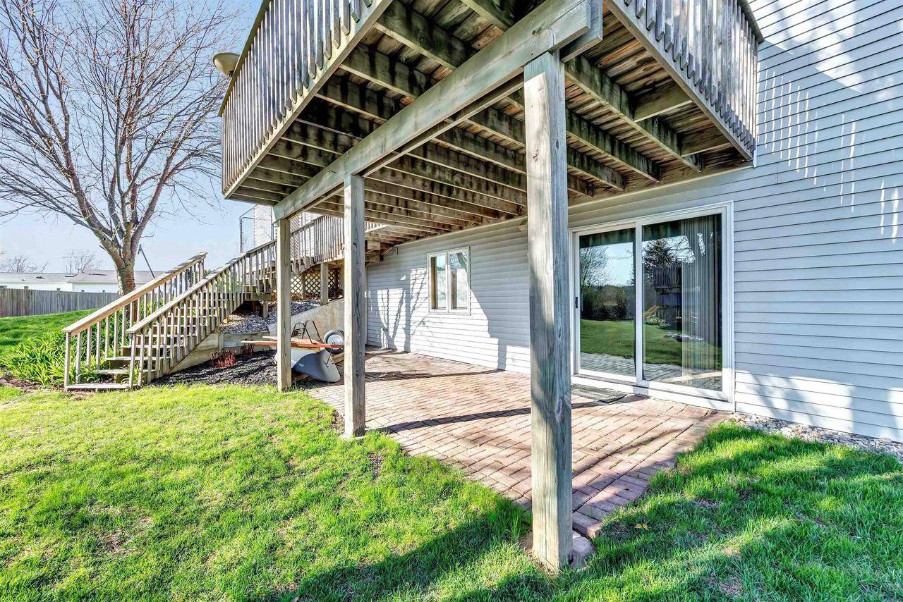 Francis Creek, WI 54214,209 REDWOOD LANE