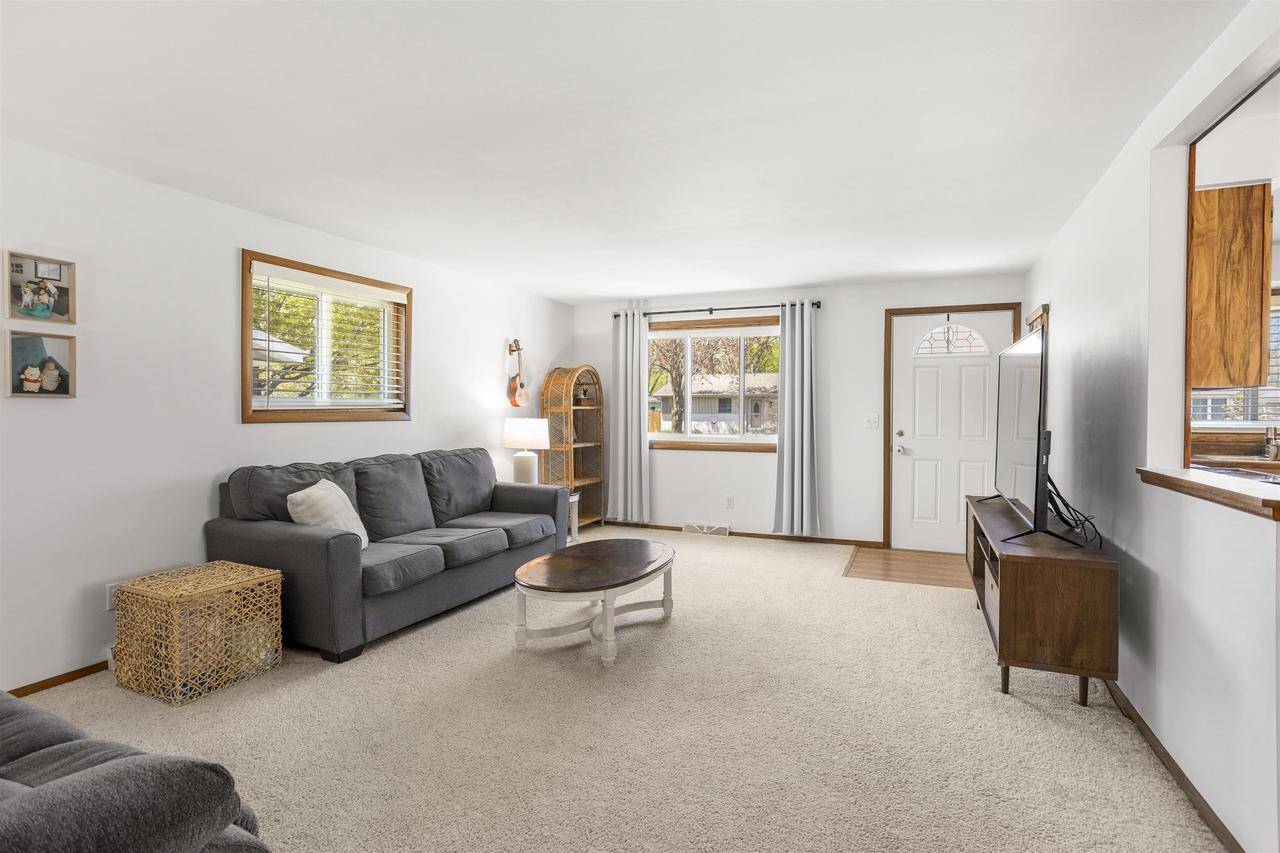 Menasha, WI 54952,1125 GREENWOOD DRIVE