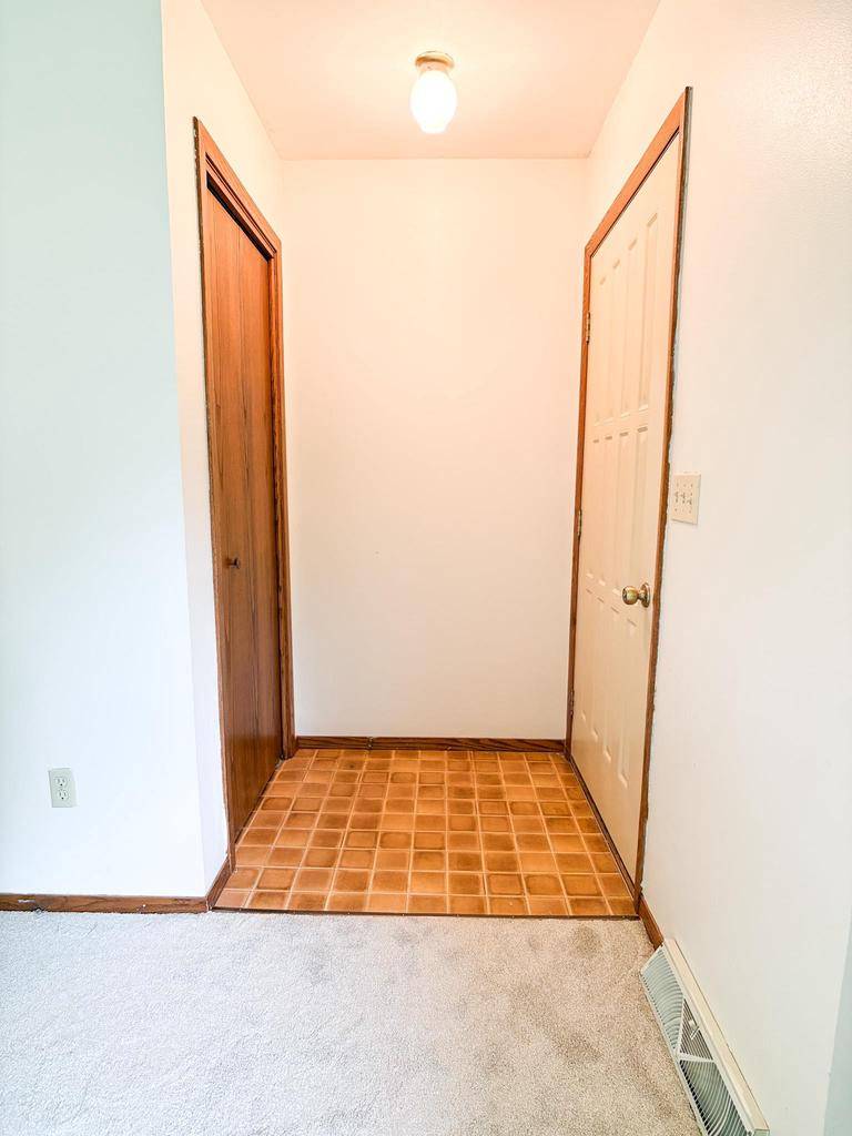 Oshkosh, WI 54904,1616 COVINGTON DRIVE