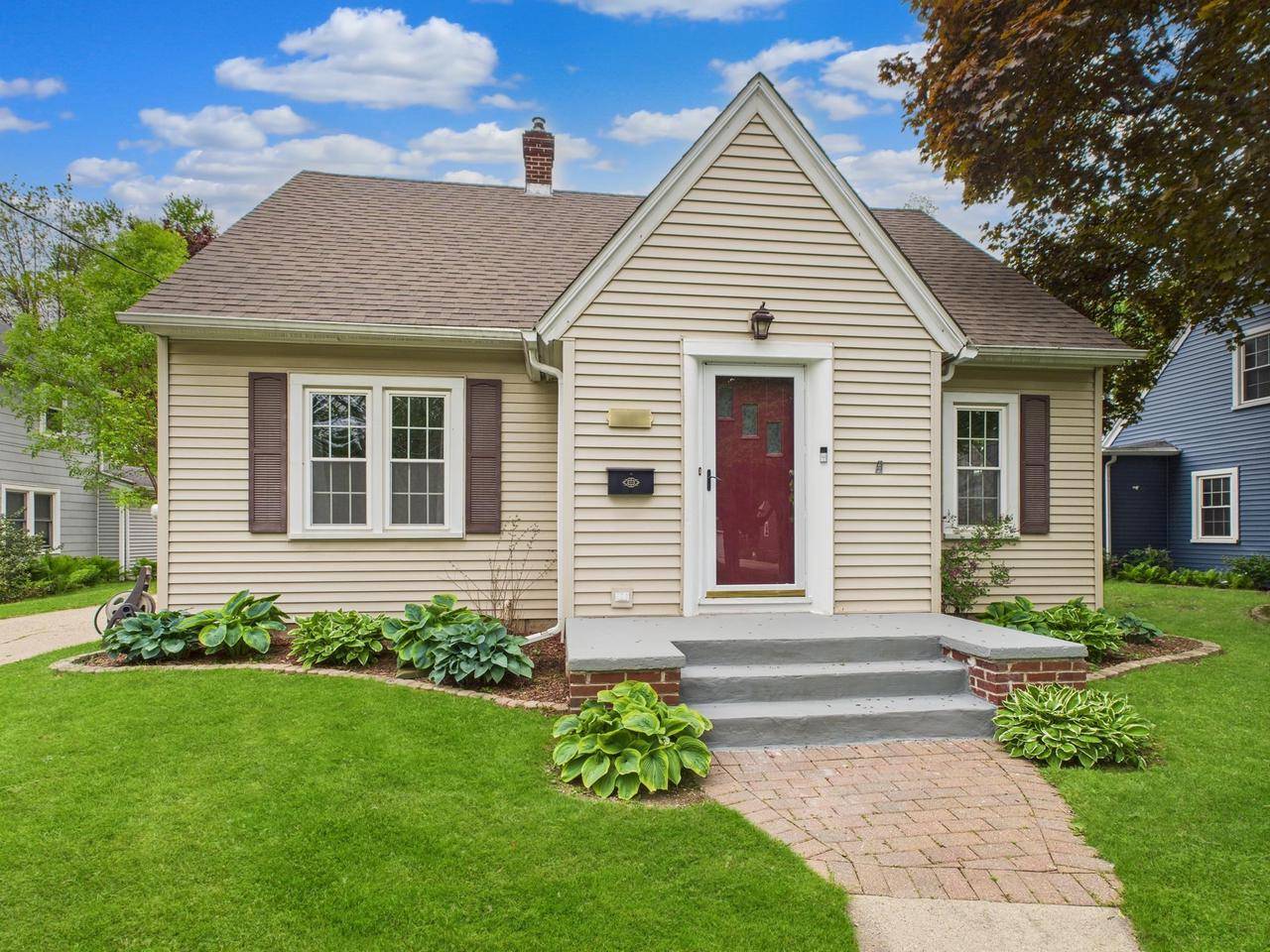 Appleton, WI 54911,1607 N ERB STREET