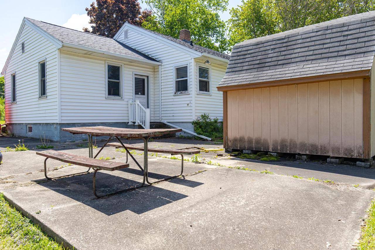 Ripon, WI 54971,922 WOODSIDE AVENUE