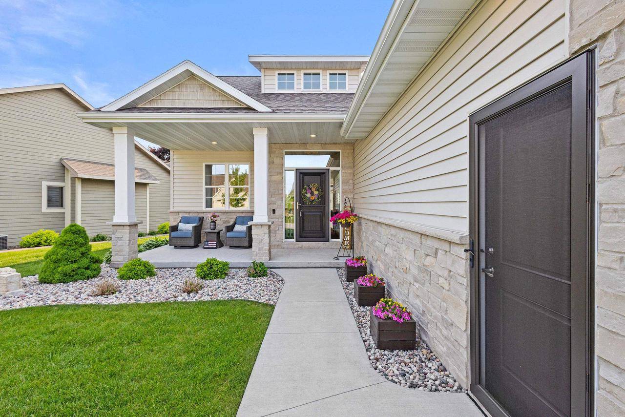Menasha, WI 54952,878 WHISPER FALLS LANE