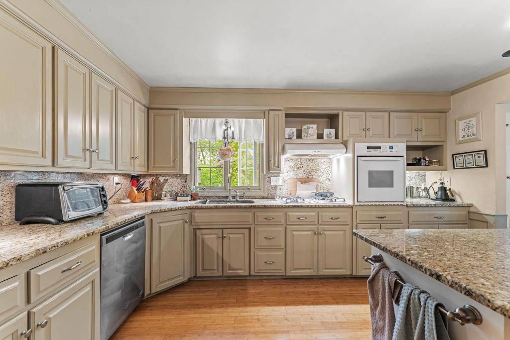Neenah, WI 54956,1123 S PARK AVENUE