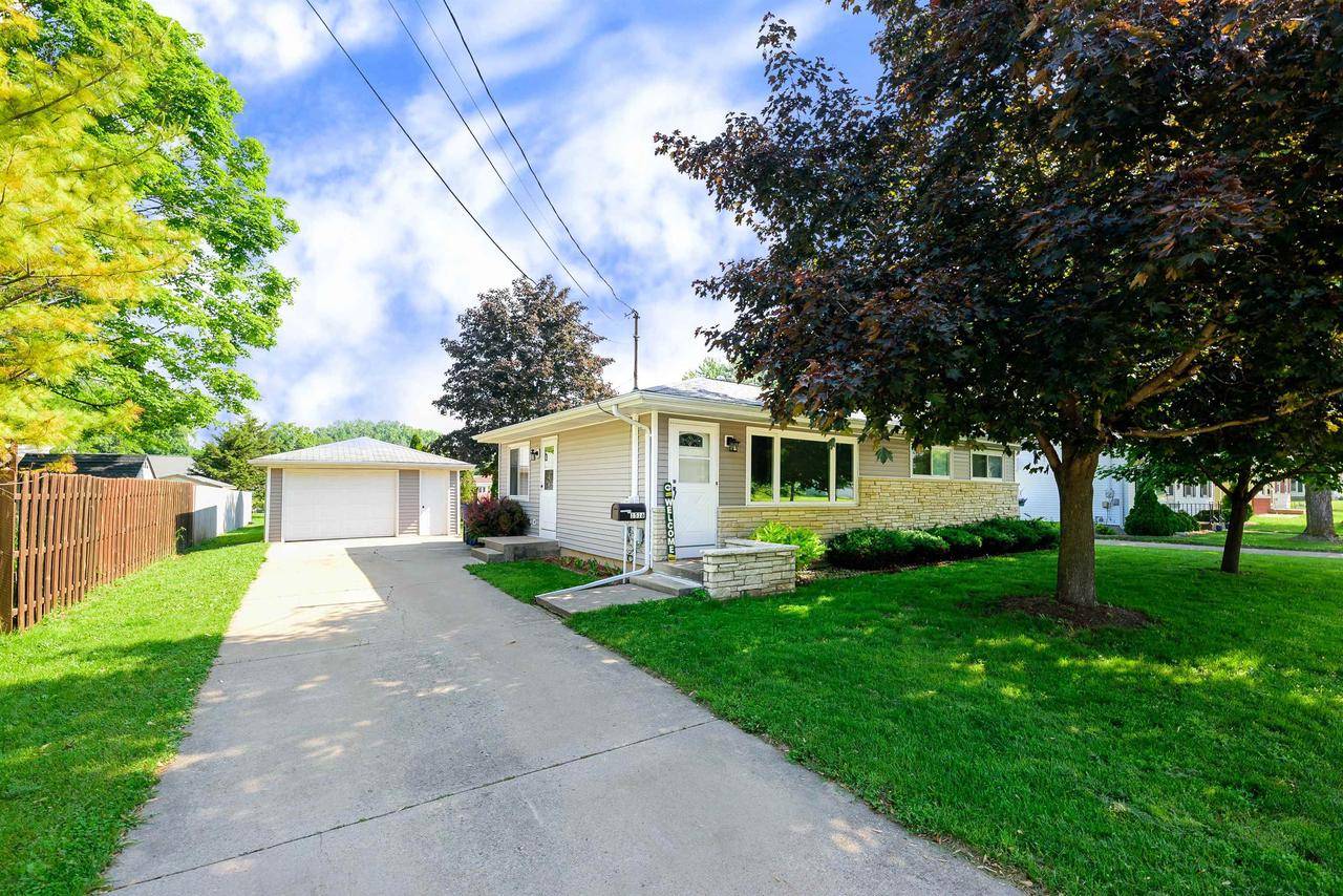 Oshkosh, WI 54902,1516 PIERCE AVENUE
