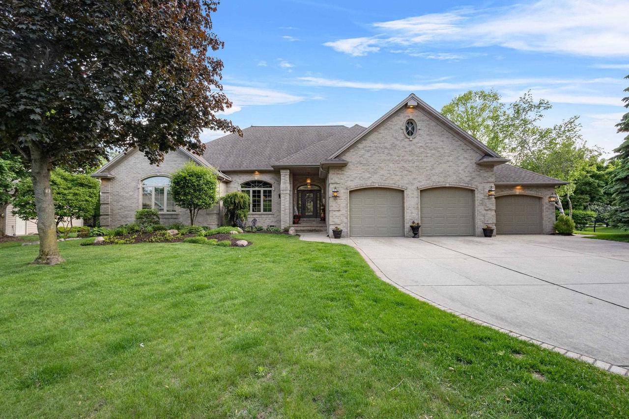 Suamico, WI 54173,1088 HUNTINGTON WAY