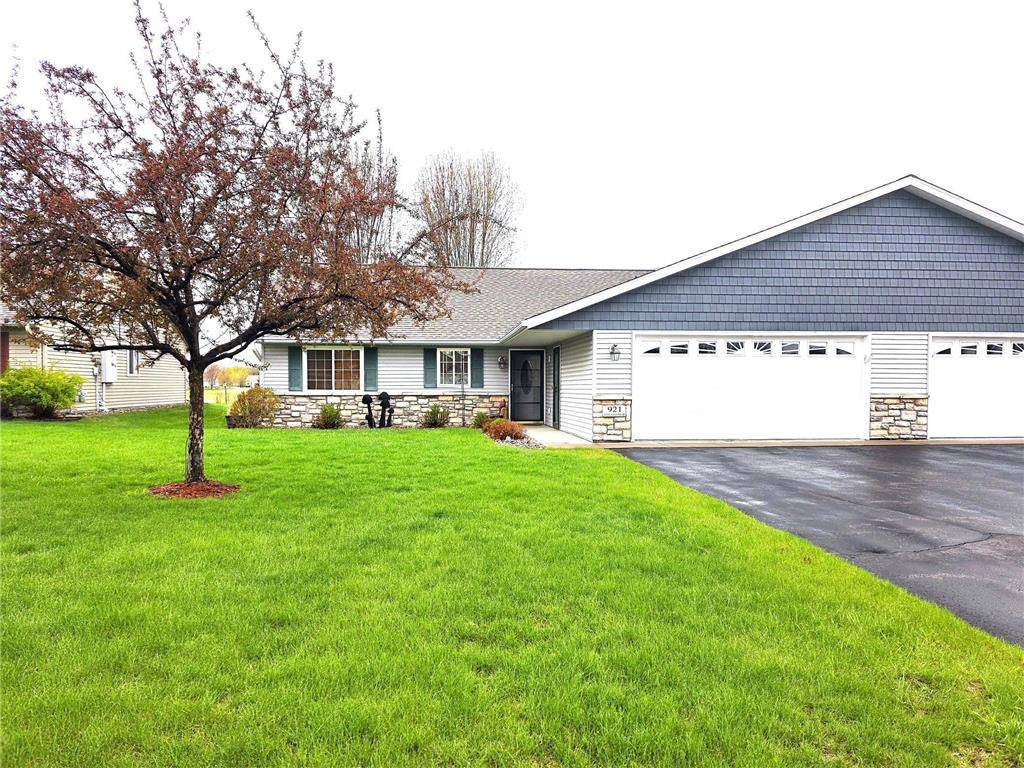 New Richmond, WI 54017,921 W Ridge Court #10