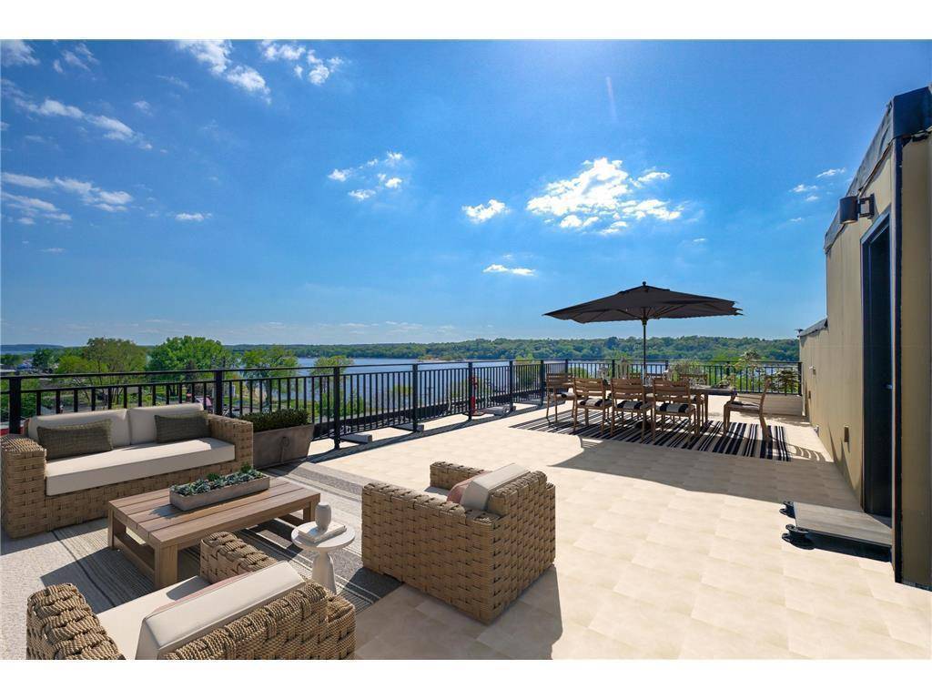 Hudson, WI 54016,517 2nd Street #201