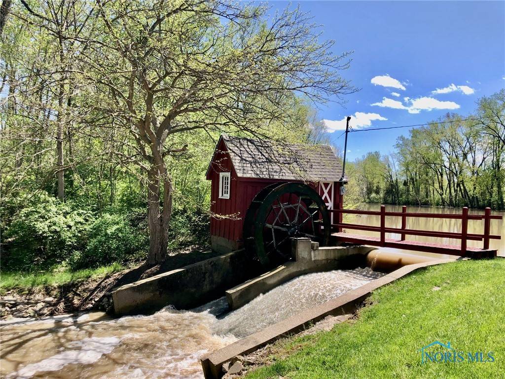 Bowling Green, OH 43402,139 Coach House LOOP