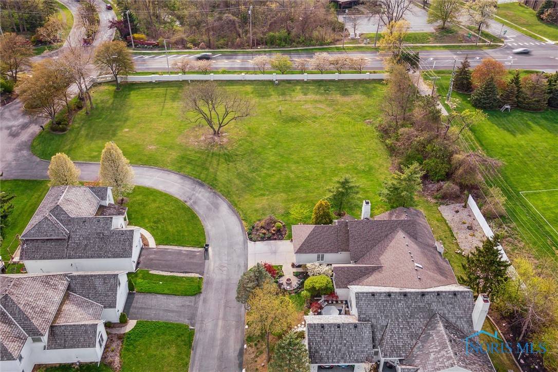 Maumee, OH 43537,5972 & 5978 Forest Hills CT