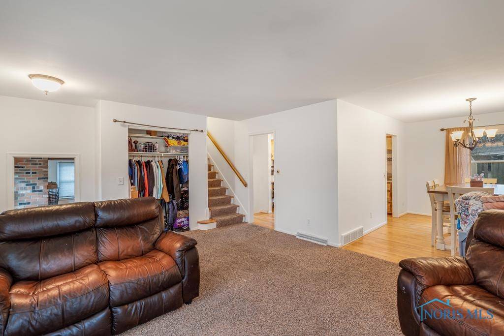 Toledo, OH 43614,1932 Cherrylawn DR