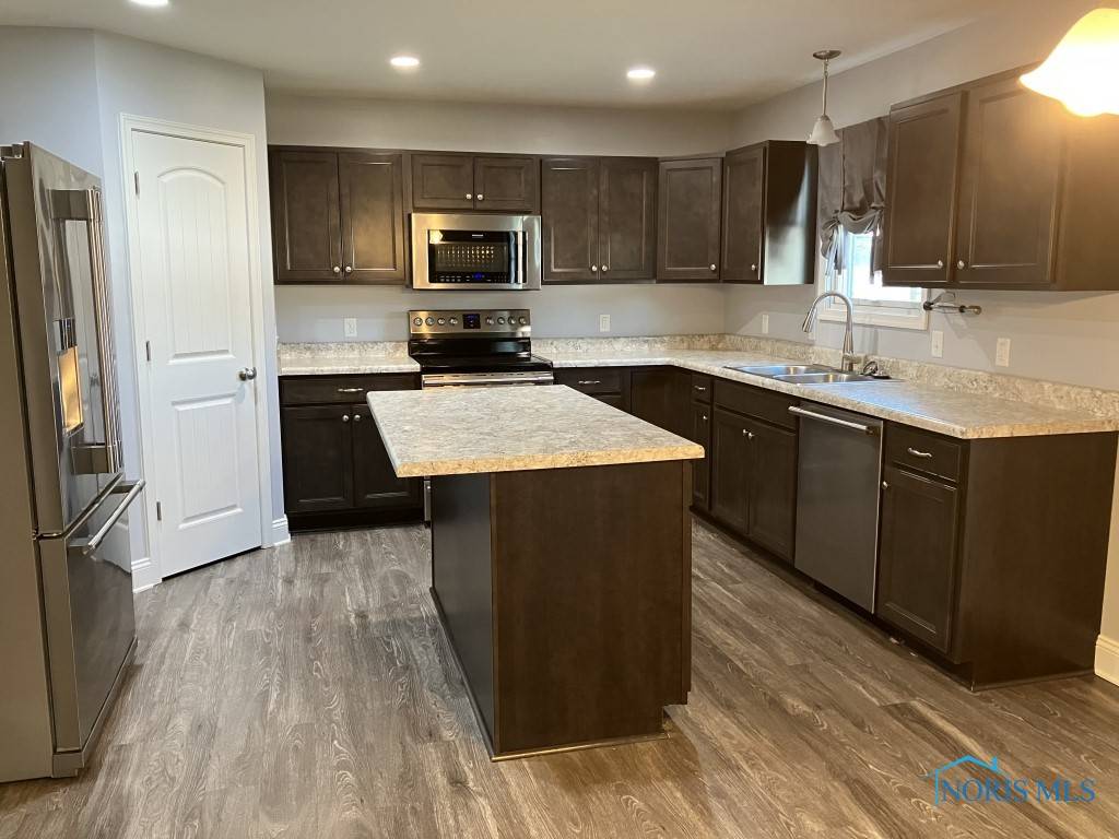 Archbold, OH 43502,433 Primrose LN