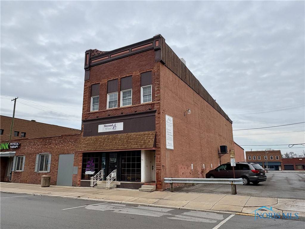 Fostoria, OH 44830,118 W Center ST