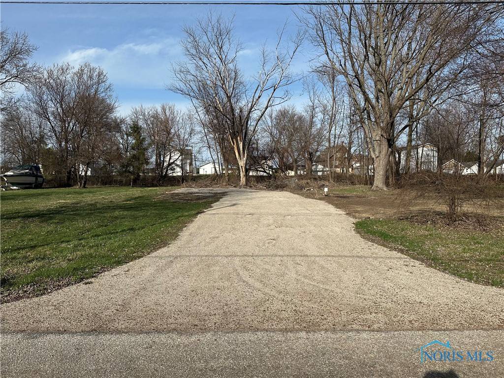 Curtice, OH 43412,12403 Lafontaine DR