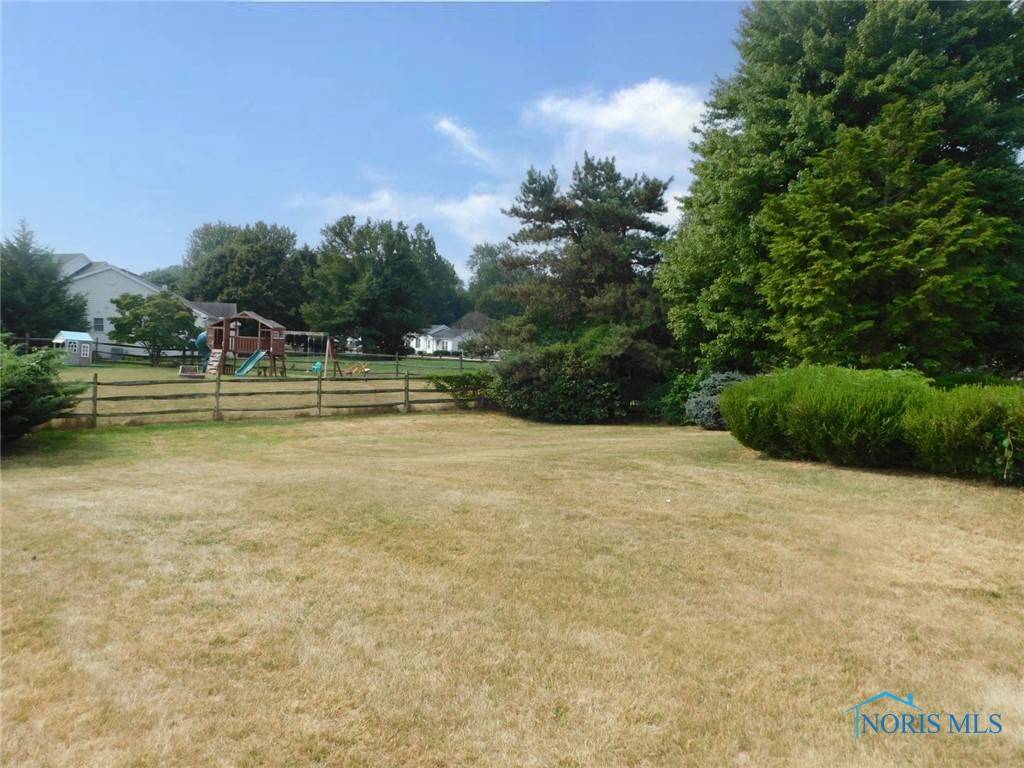 Holland, OH 43528,7813 Harvest Gold DR