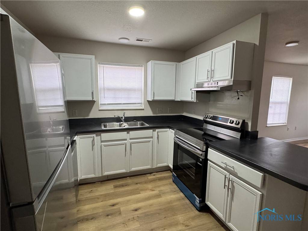 Toledo, OH 43615,950 Valerian CT