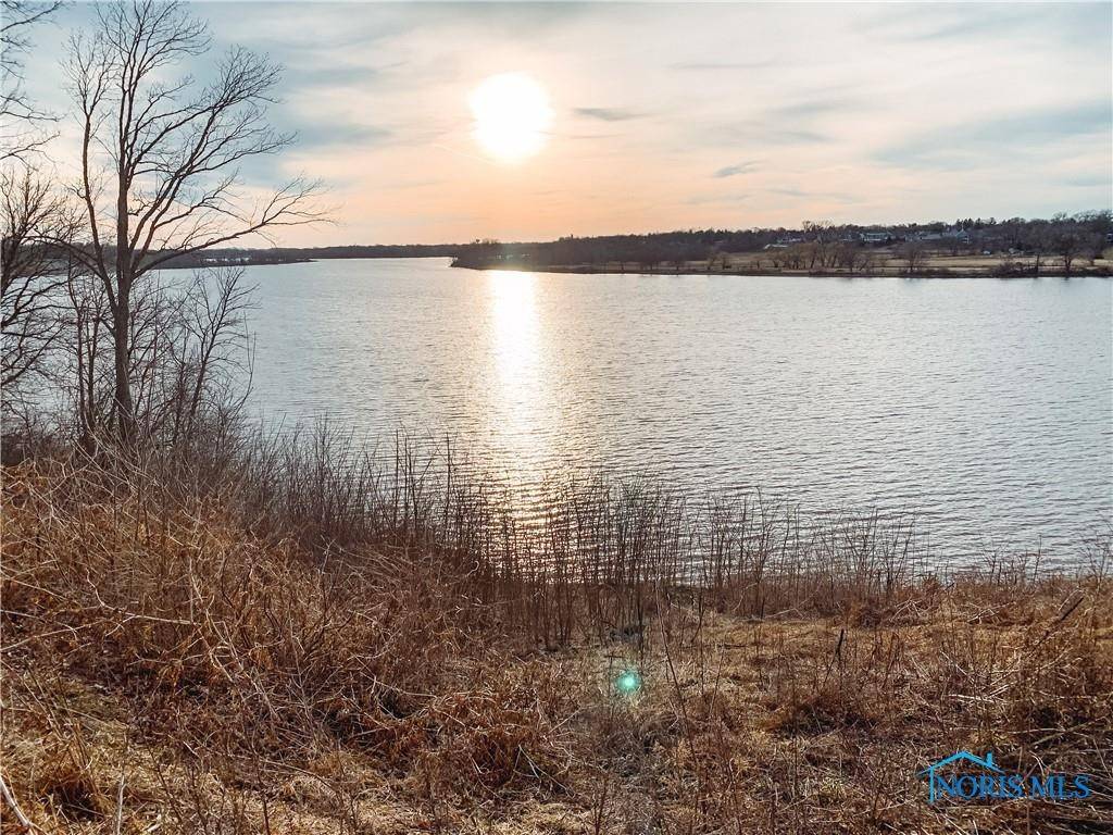 Perrysburg, OH 43551,29145 E River RD