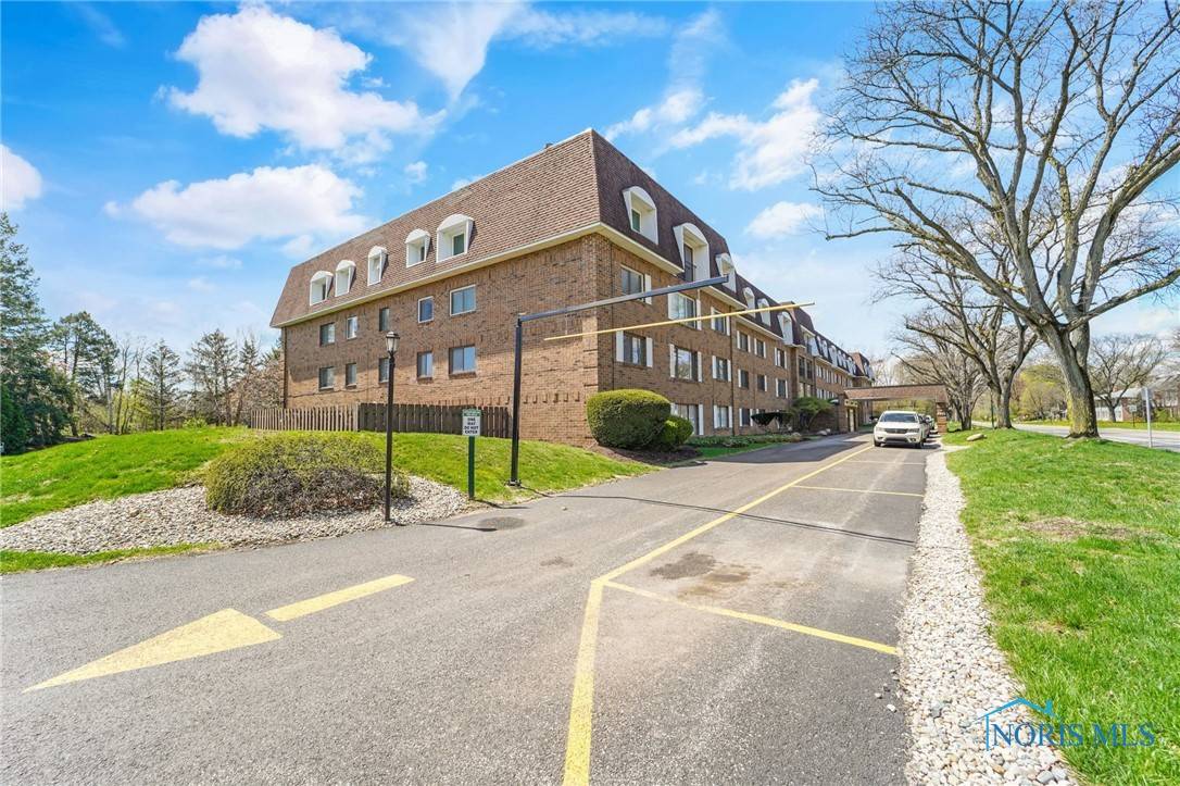 Ottawa Hills, OH 43615,4343 W Bancroft ST #4G