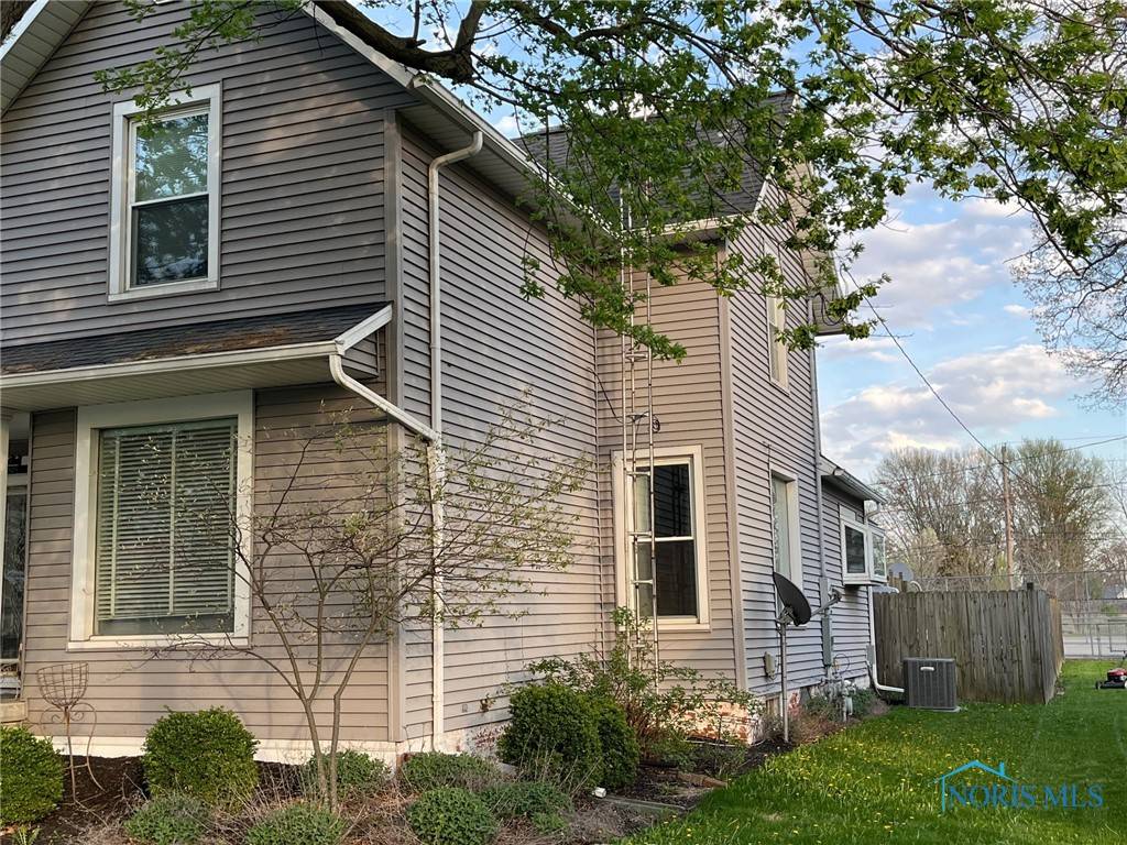 Defiance, OH 43512,825 S Clinton ST