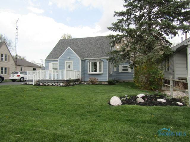 Oregon, OH 43616,2042 Woodcrest DR