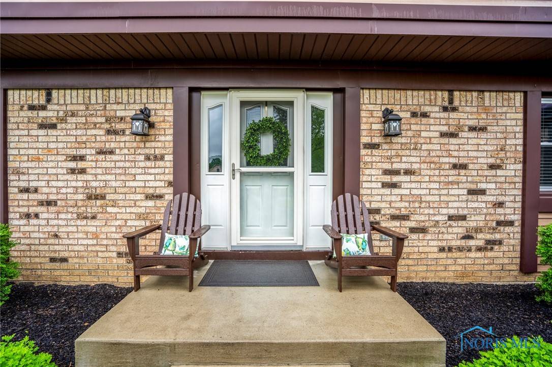 Perrysburg, OH 43551,947 Bexley DR