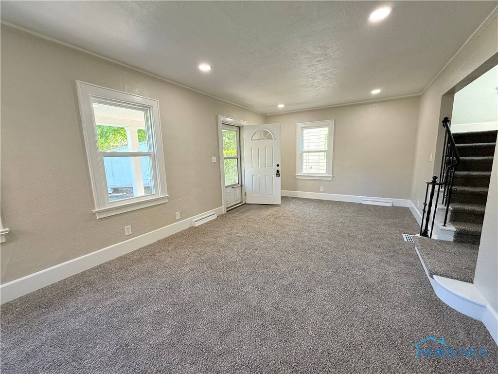 Toledo, OH 43613,2249 Castlewood DR
