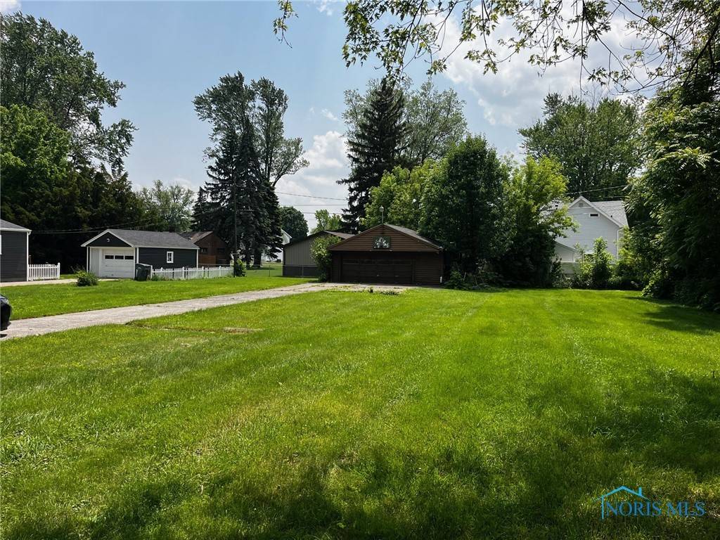 Toledo, OH 43611,5433 Brophy DR