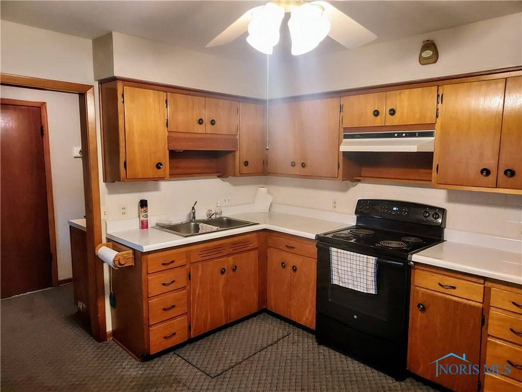 OH 45893,244 E Findlay ST