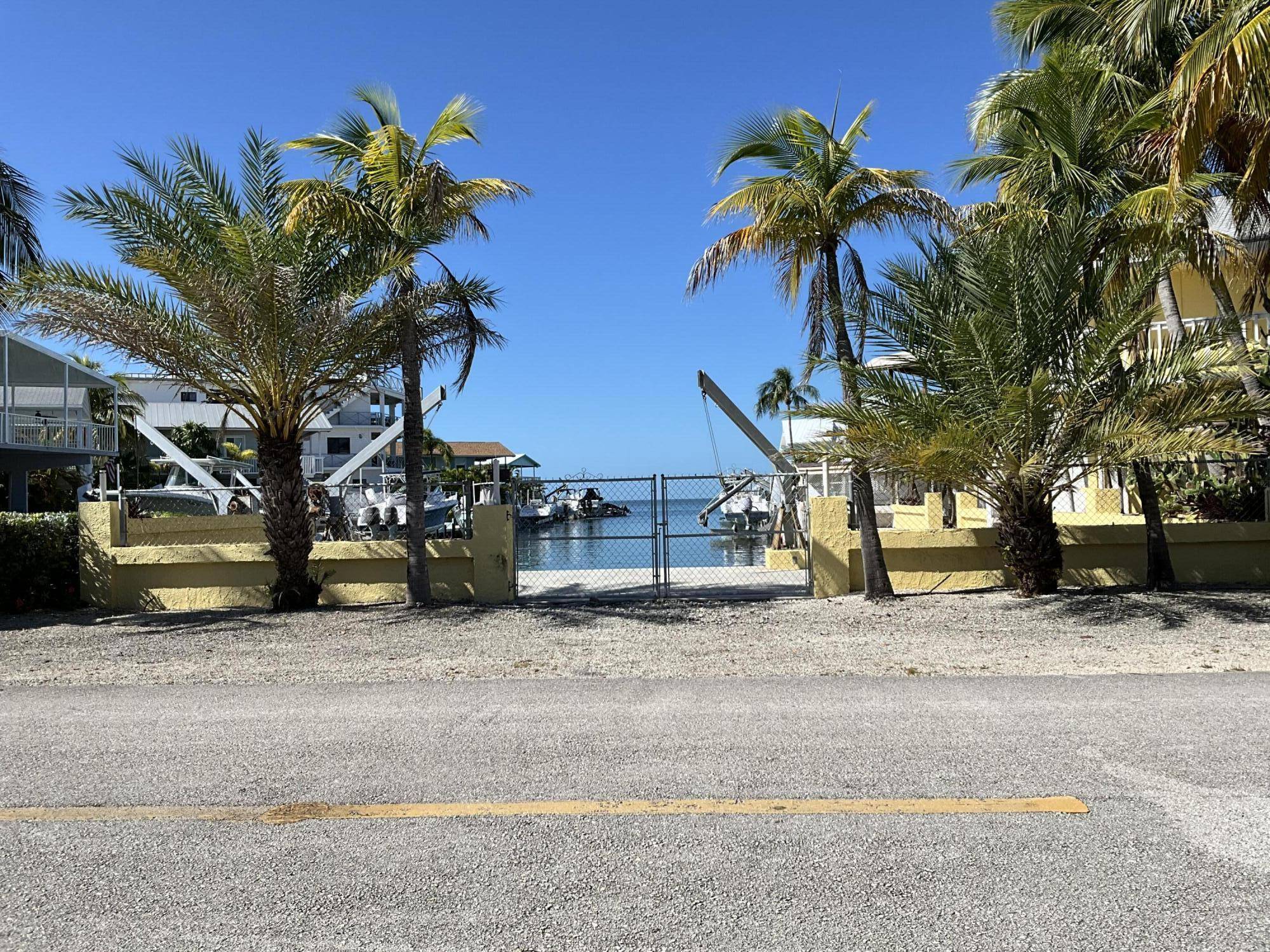 Key Largo, FL 33070,201 Dexter CT