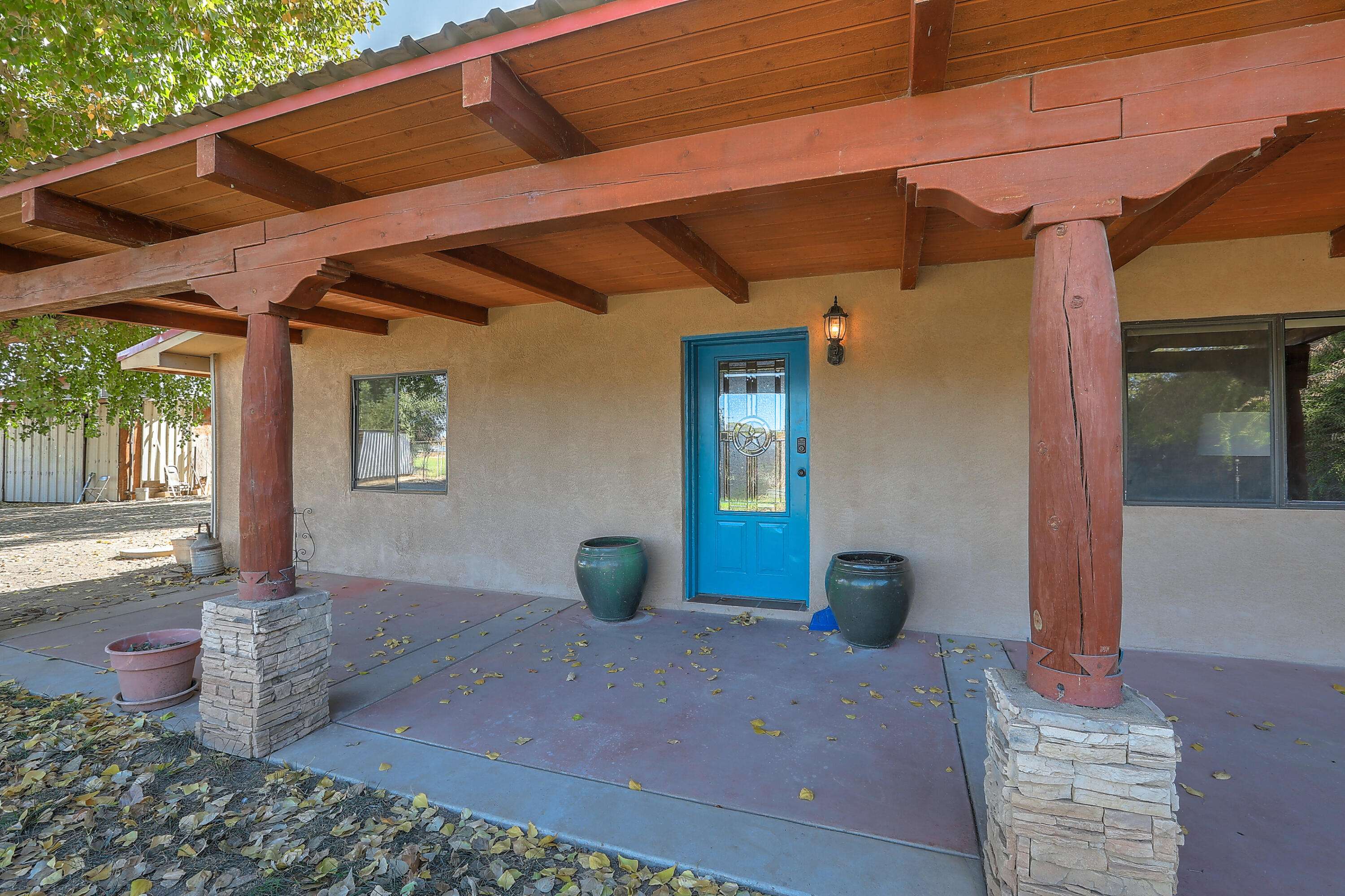 Belen, NM 87002,17 Vicente RD