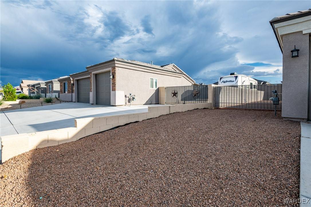 Kingman, AZ 86401,4805 E Lazy River RD